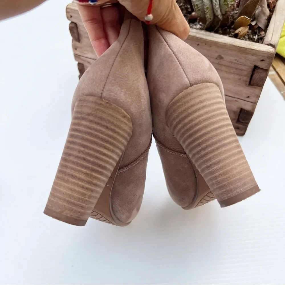 UGG- Athena Suede Leather Stacked Heel Boots Size 5